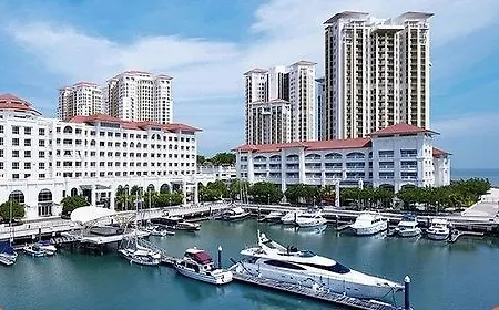 Luxury Suites @ Straits Quay